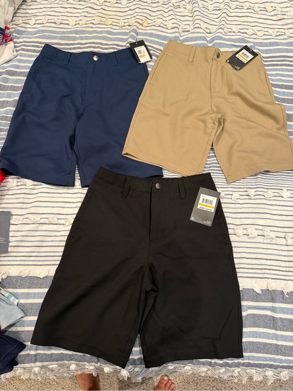 Boys Under Armour Golf Shorts - Size 7 - NWT